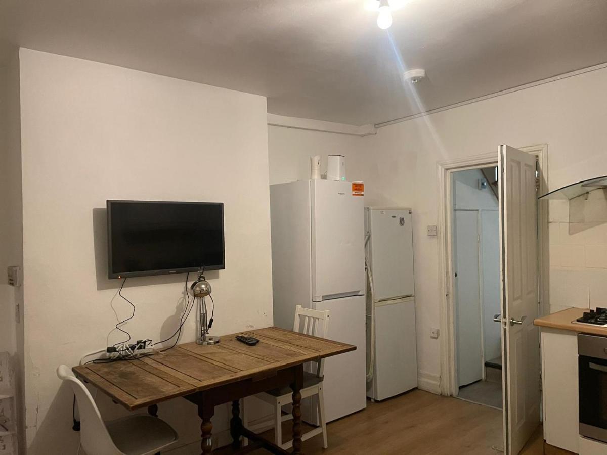 Balham, South London Spacious Guest House 5, 6 Rooms Available Экстерьер фото
